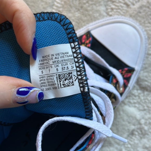 Converse Mi Gente Collection - Picture 6 of 6